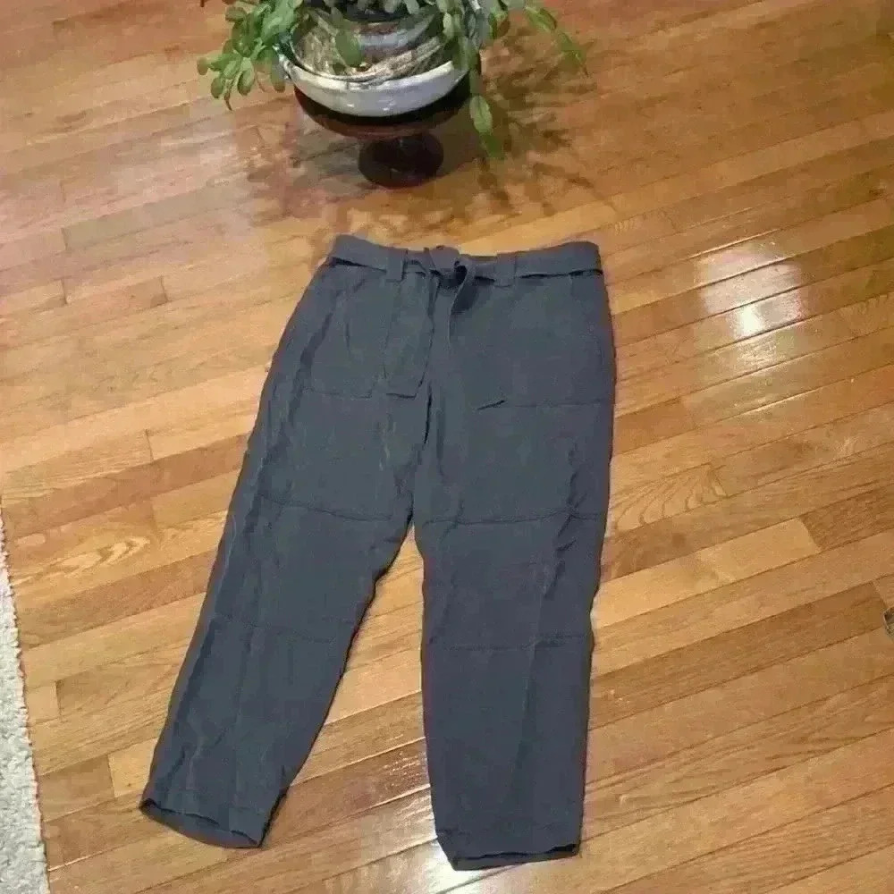 Banana Republic, belted, gray cropped joggers size 8